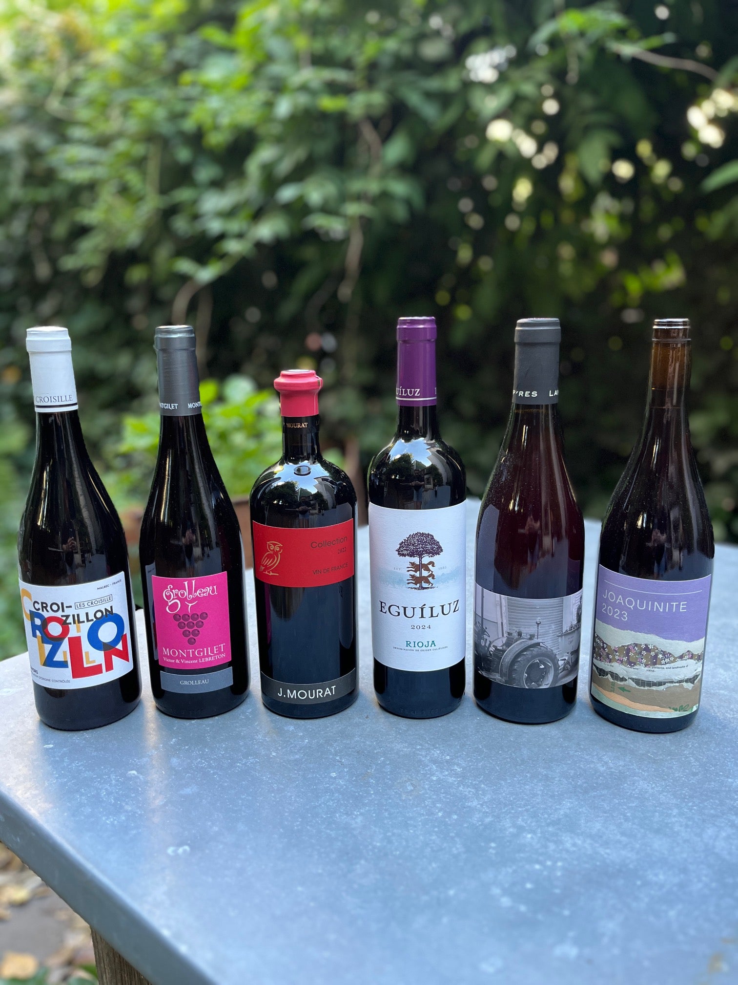 Half Dozen Red-Wine-Bibber & Bell