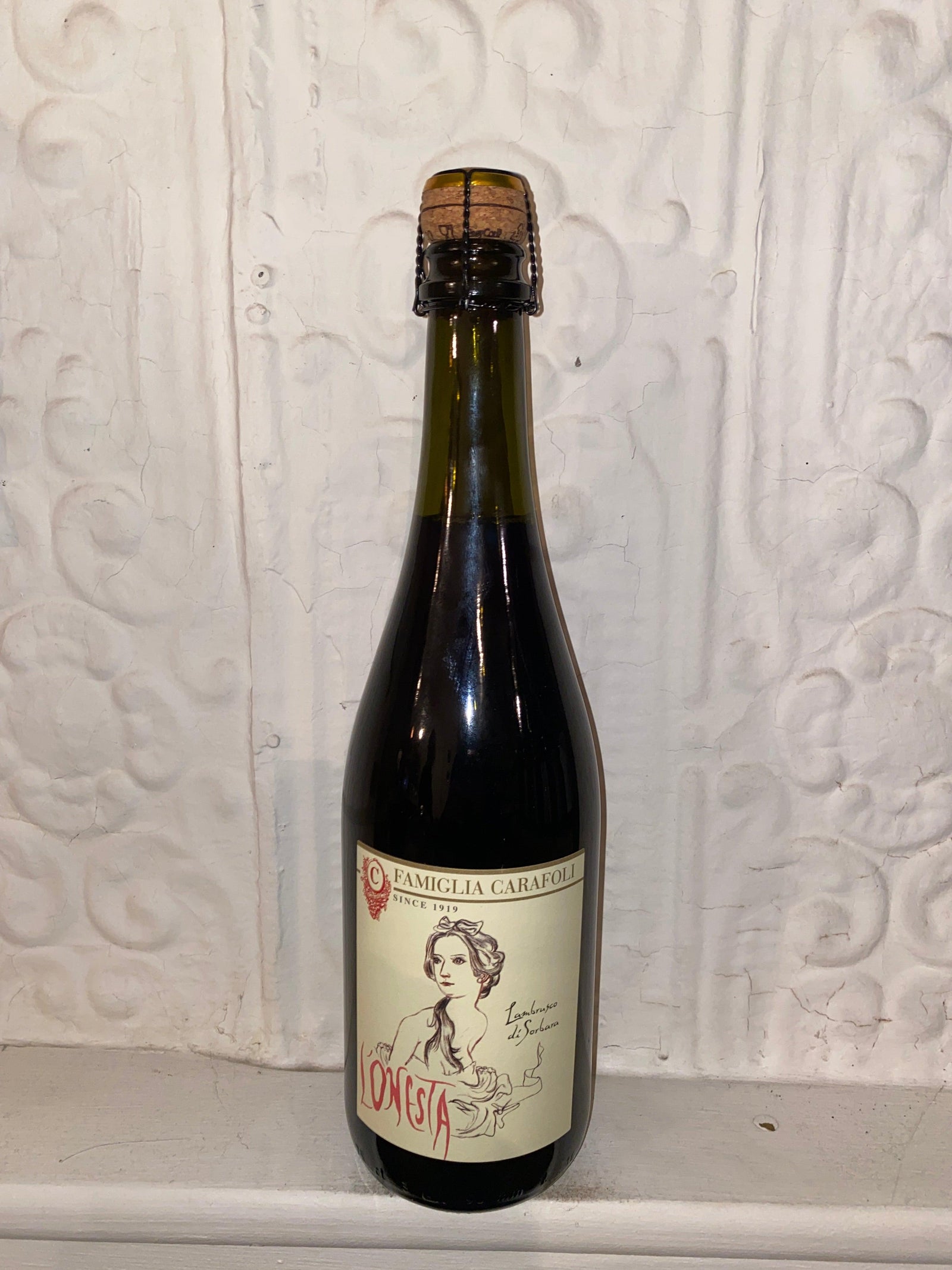 L'Onesta Lambrusco di Sorbana NV, Famiglia Carafoli (Emilia Romagna, Italy)-Bibber & Bell