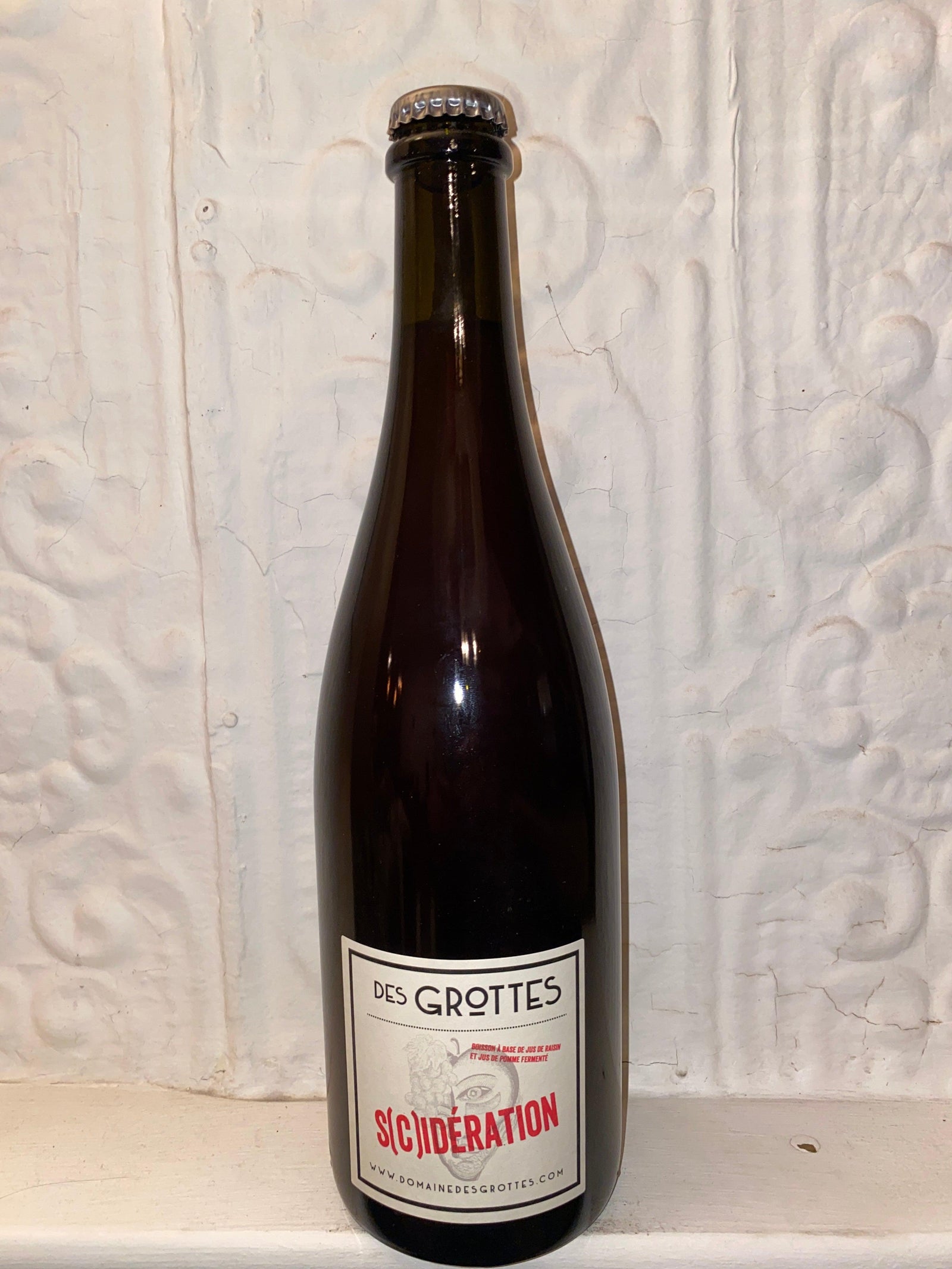 S(c)ideration, Romain Des Grottes (Beaujolais, France)-Bibber & Bell